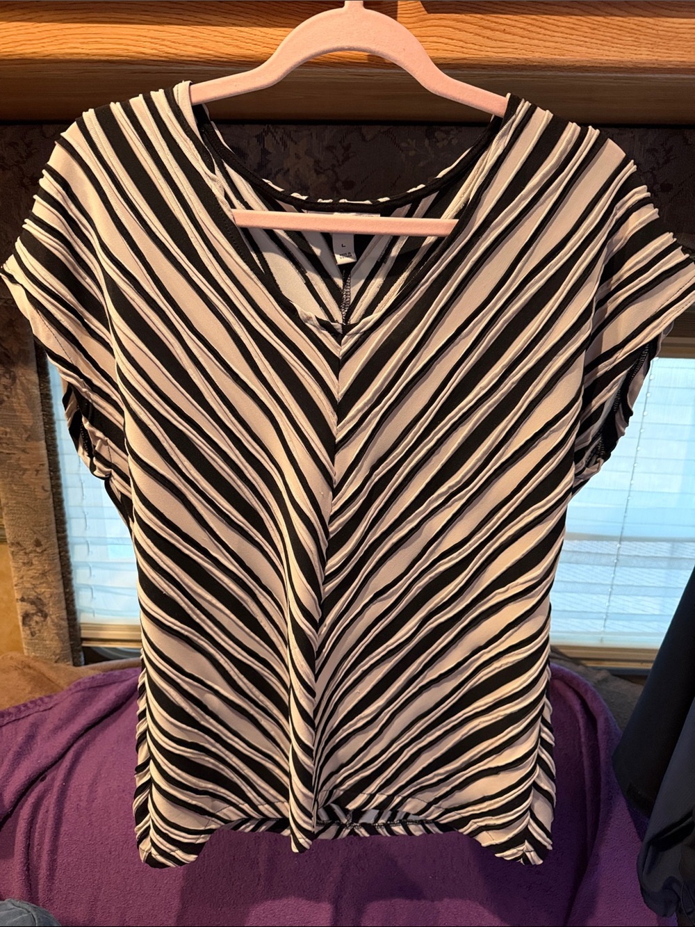 Dana Buchman Black & Cream Diagonal Stripe V-Neck Top